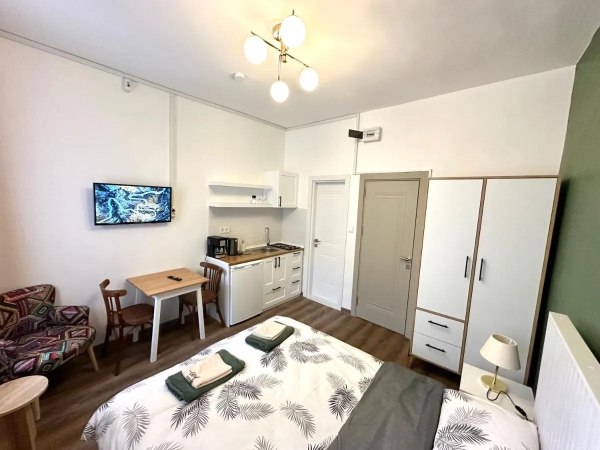 Image 5 of Yellowhouse Room 2