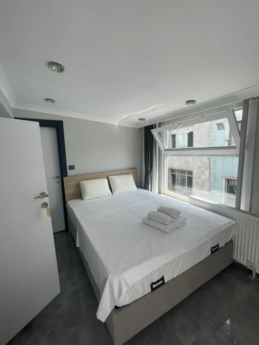 Image 6 of moonlight hotel