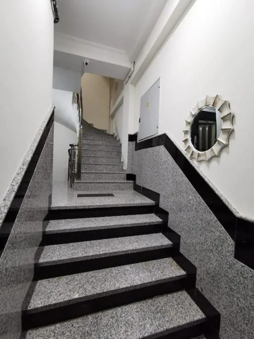 Image 4 of شقه بالفاتح 2 ستورم 1