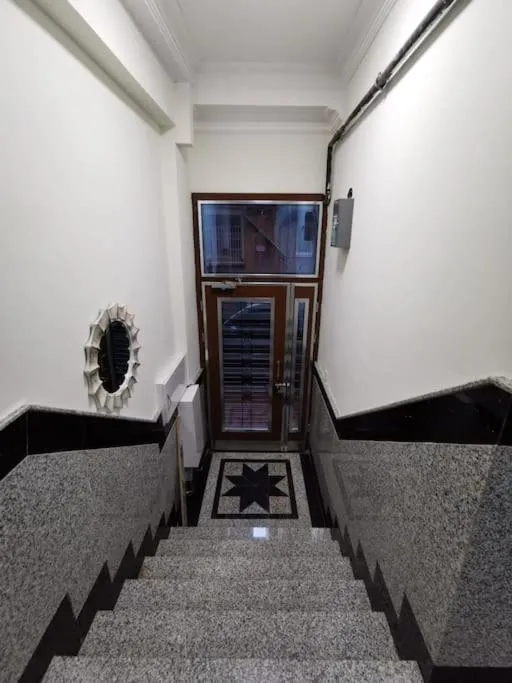 Image 6 of شقه بالفاتح 2 ستورم 1