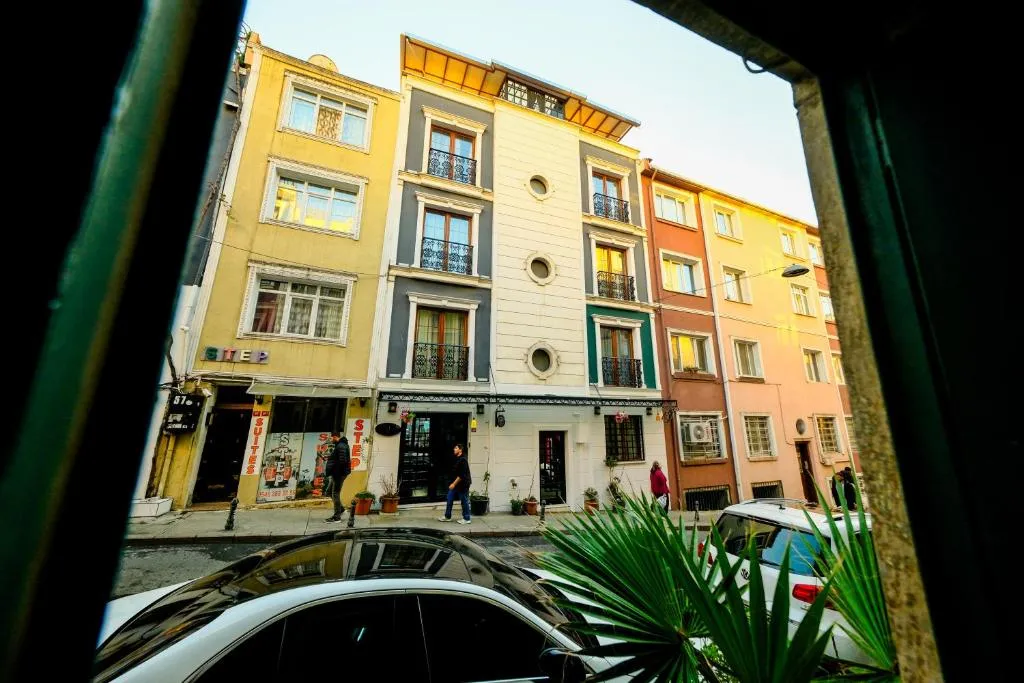 Image of step suites