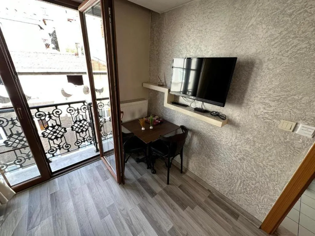 Image 5 of step suites